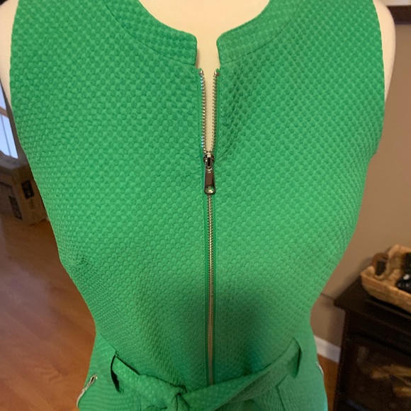 Brand NWT green zip up sleeveless dress - Picture 3 of 6